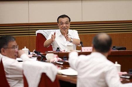 Nadogradnja proizvodnje i prestrukturiranje privrede sa kineskim premijerom Li Keqiang.jpg Manufacturing Upgrades and Economic Restructuring with Chinese Premier Li Keqiang.jpg