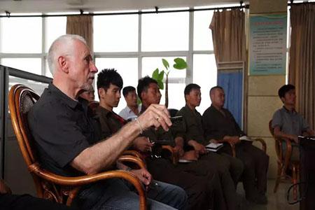 Njemački stručnjaci obavljaju teorijsku i praktičnu obuku za zavarivače naše firme German experts conduct theoretical and practical training for our company’s welders.jpg